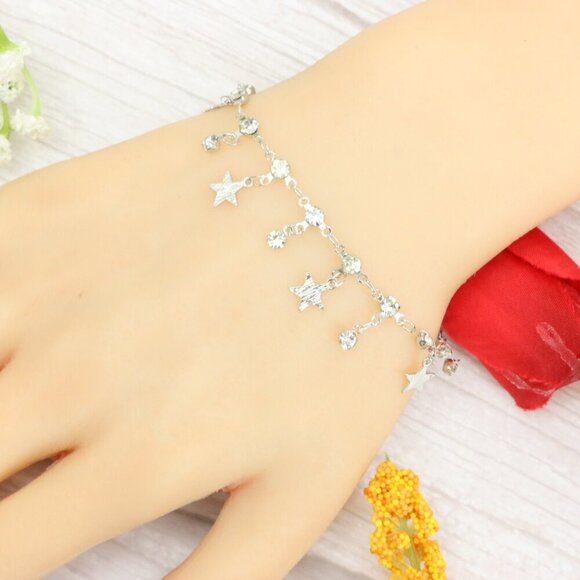 "Trendy Handmade Bracelet – A Thoughtful Gift for Girls & Women | UNVRC1311 - Picture 4 of 10